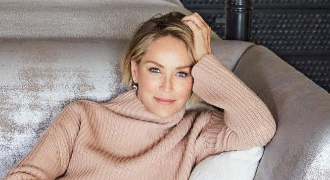 Sharon Stone, emoţionată până la lacrimi la Balul Operei din Viena: o seară memorabilă în inima culturii europene Actriţa iconică Sharon Stone a trăit o experienţă cu adevărat emoţionantă joi seară, în timpul celui mai prestigios eveniment cultural din Viena: Balul Operei