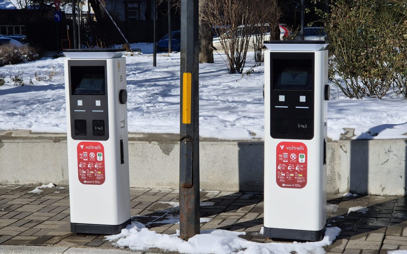 Primăria Sectorului 1 a făcut un pas important pentru încurajarea utilizării vehiculelor electrice, instalând recent nouă stații de încărcare rapide, dispuse în șapte locații strategice din zonă