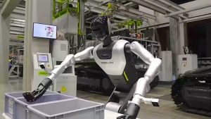 Fabricile cu roboți umani produc un escavator la fiecare 6 minute