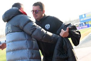 „Jucători de top cer plecarea: tensiuni în vestiarul echipei”