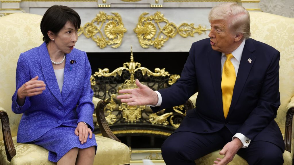 Trump stârnește controverse la întâlnirea cu premierul Japoniei, evocând Pearl Harbor Președintele american Donald Trump a stârnit un val de critici și nedumerire în timpul primei sale întâlniri cu premierul Japoniei, Sanae Takaichi, după victoria electorală a acesteia, făcând o referire deplasată la atacul de la Pearl Harbor