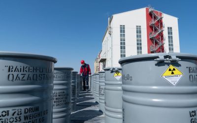 Activiști greenpeace blochează în franța o navă rusă cu uraniu pentru centralele nucleare