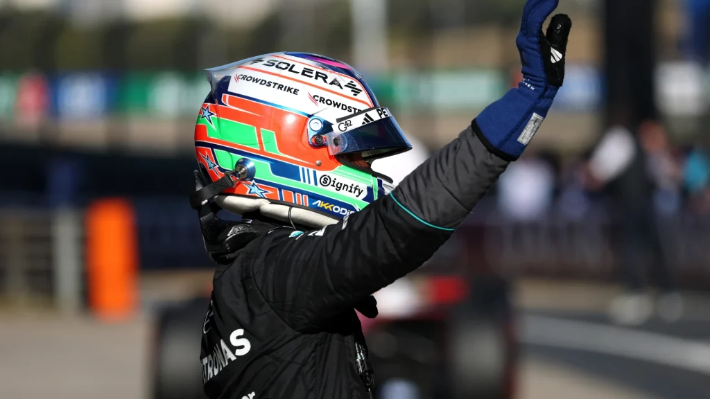 Kimi Antonelli stabilește un nou record în Formula 1: cel mai tânăr pilot pe primul loc al grilei de start Shanghai, China – Kimi Antonelli, tânărul pilot al echipei Mercedes, a uimit pe toată lumea în calificările pentru Marele Premiu al Chinei, devenind cel mai tânăr pilot din istoria Formulei 1 care obține pole position