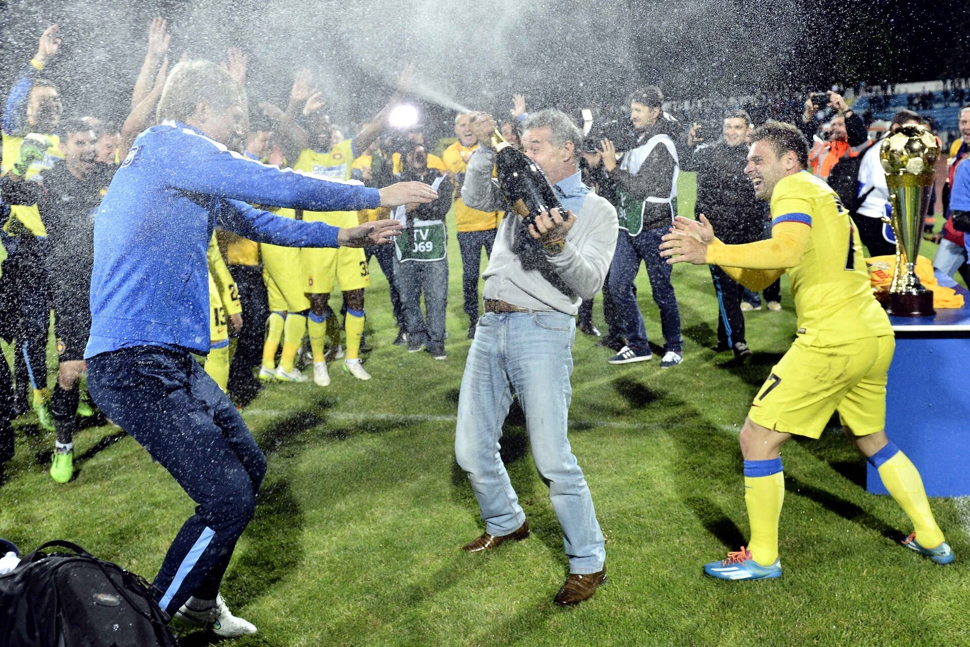 FCSB, lovitură grea: Un fotbalist pleacă în premier league!