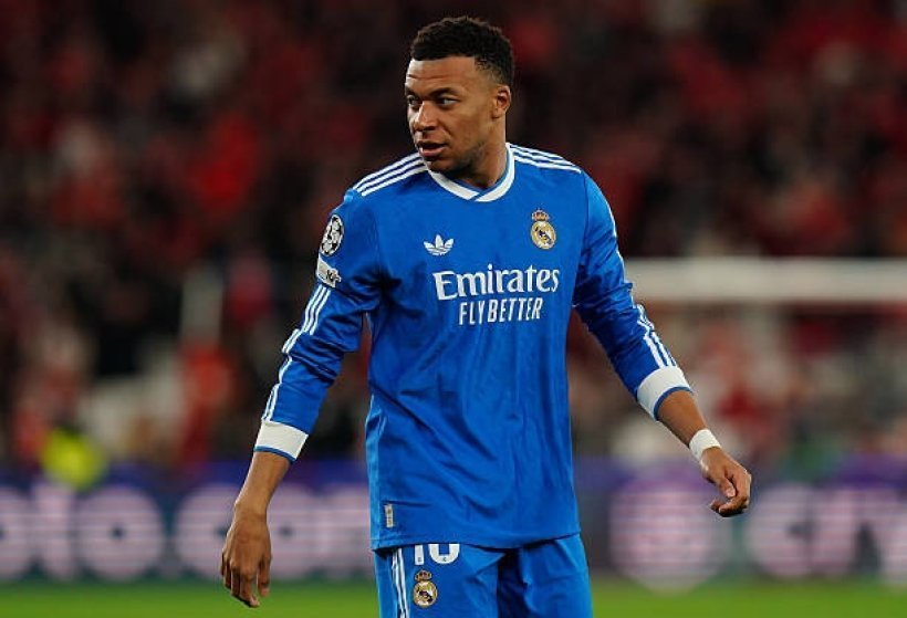 Mbappe, între Real Madrid și Cupa Mondială: Decizia starului francez Kylian Mbappe, vedeta fotbalului francez, se confruntă cu o dilemă majoră: recuperarea după o accidentare la genunchi și prioritatea sa, fie la clubul Real Madrid, fie la pregătirea pentru Cupa Mondială