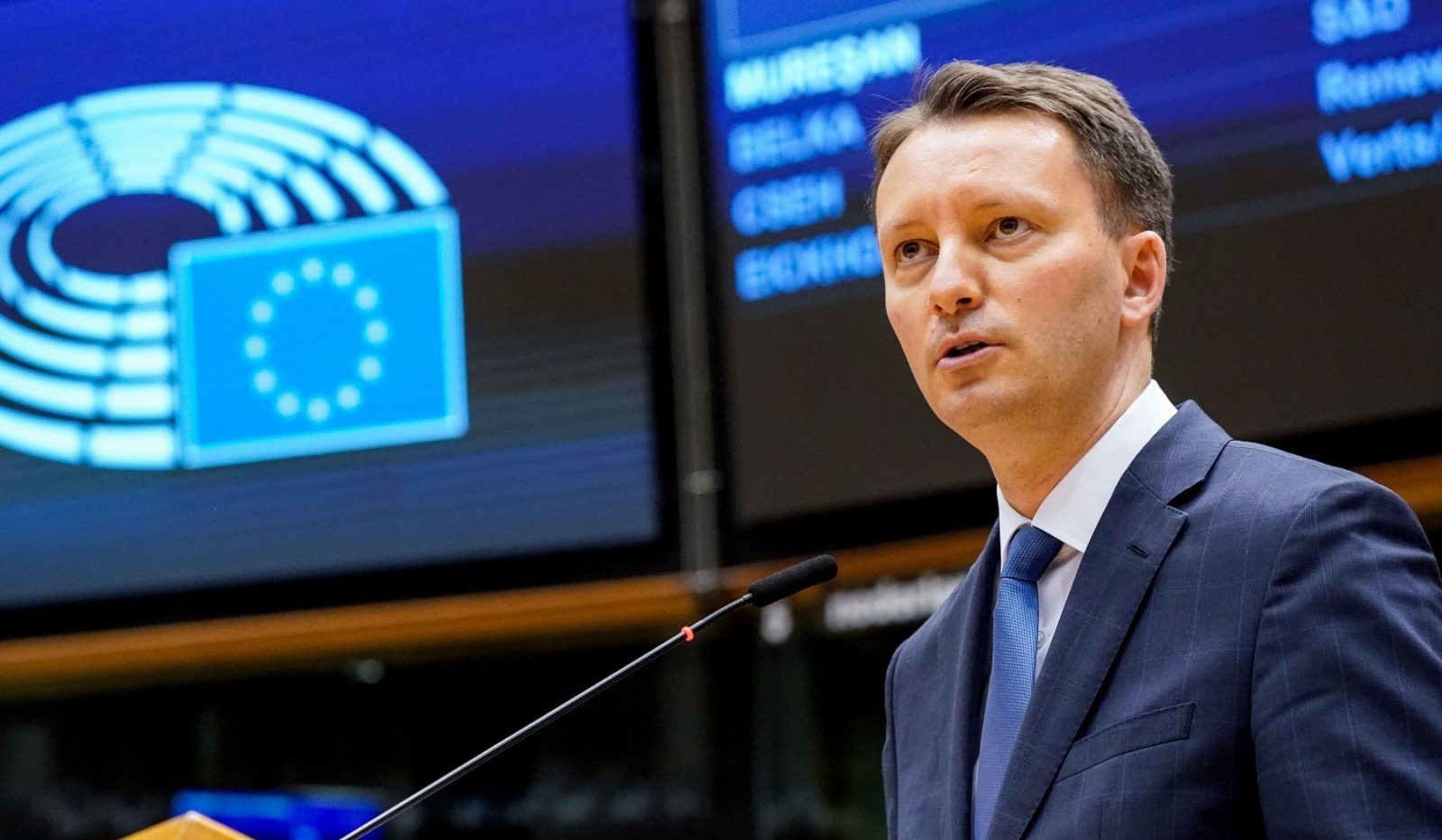 Mureșan: PSD trebuie să aleagă între AUR și partenerii de coaliție Europarlamentarul Siegfried Mureșan a criticat dur PSD, acuzând partidul de acțiuni care pun sub semnul întrebării viitorul coaliției de guvernare