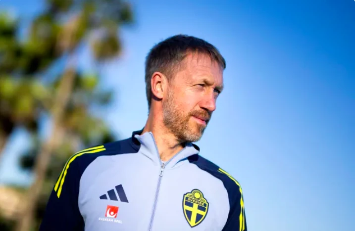 Ucraina, obligată să joace pe teren neutru, cu ochii pe play-off-urile Cupei Mondiale 2026 Echipa națională de fotbal a Ucrainei se pregătește pentru o provocare importantă în play-off-urile europene de calificare pentru Cupa Mondială din 2026