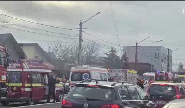 Un accident rutier în Tărtășești activează planul roșu: elevi implicați Un accident rutier grav a avut loc în această dimineață în localitatea Tărtășești, județul Dâmbovița, implicând un microbuz de transport elevi și un autotren