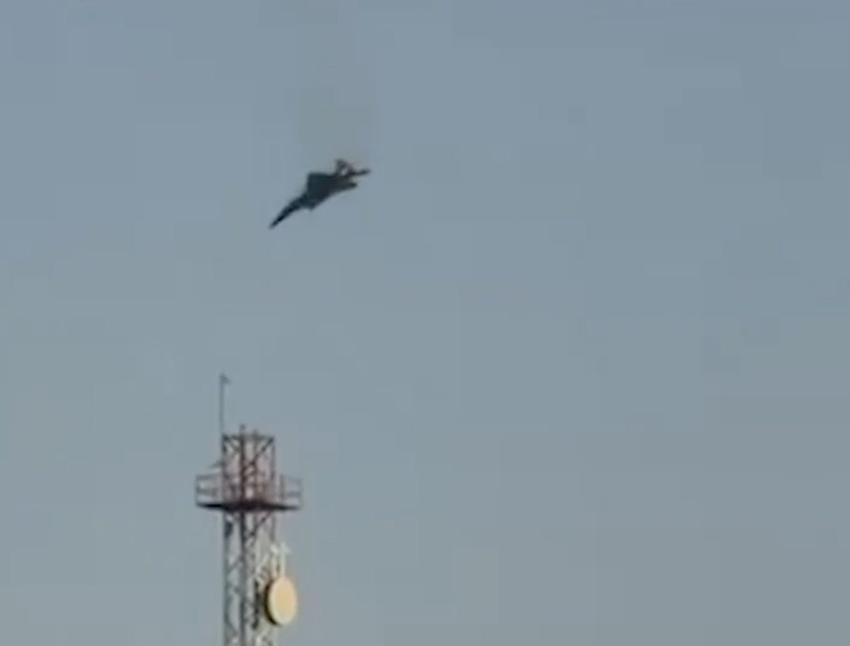 Atac cu drone la aeroportul din Kuweit Aeroportul internațional din Kuweit a fost ținta unui atac cu drone ce a provocat pagube semnificative, au anunțat sâmbătă autoritățile locale