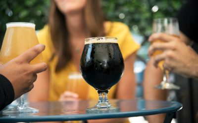 Germania: Sfârșitul unei tradiții privind consumul de alcool în rândul adolescenților Germania se pregătește să schimbe o lege veche de decenii care permitea adolescenților cu vârsta de 14 și 15 ani să consume legal alcool, inclusiv bere și vin, sub supravegherea părinților