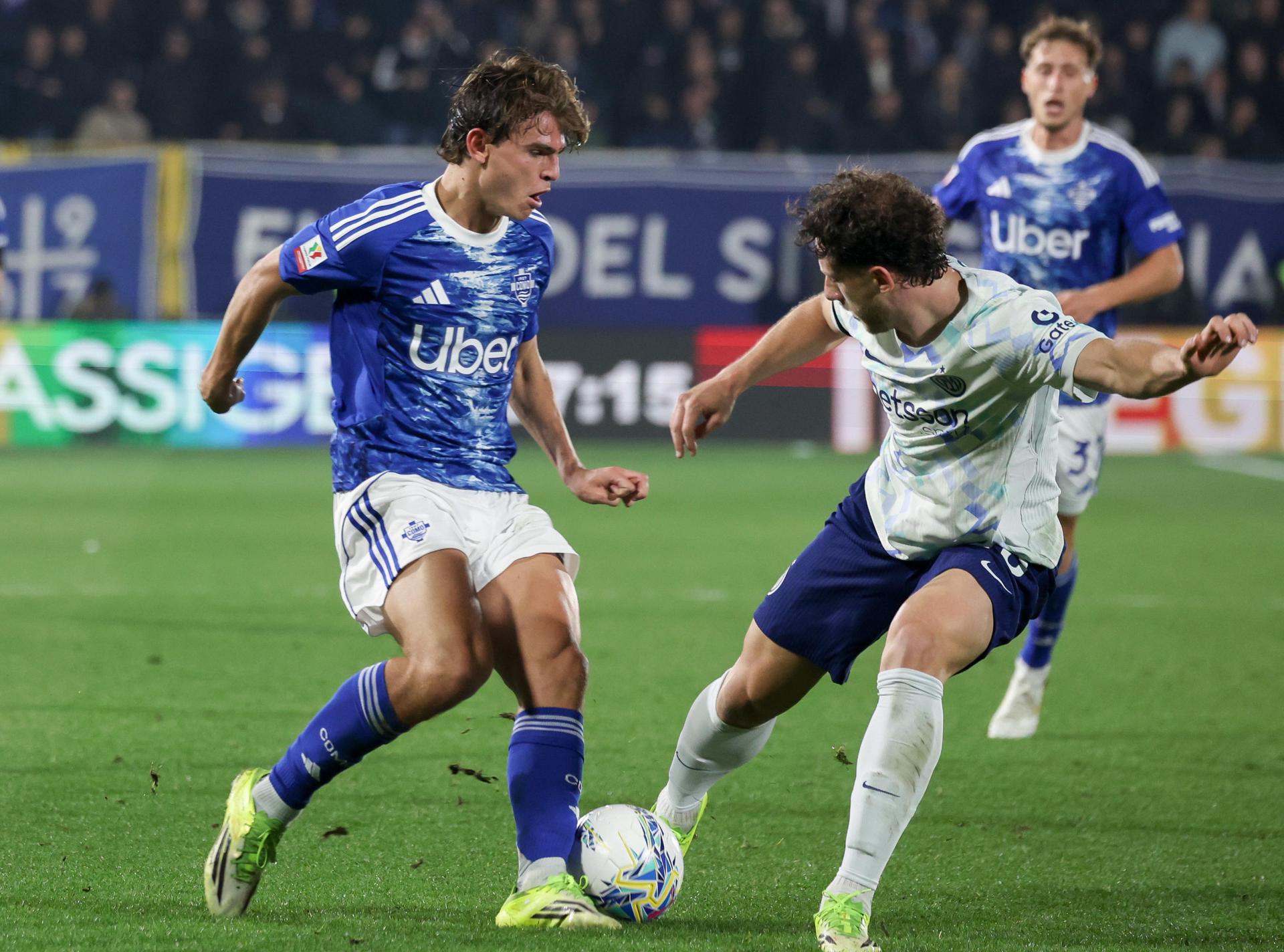 Remiza plictisitoare în semifinala Cupei Italiei: Como și Inter se înfruntă din nou la Milano Como și Inter au încheiat la egalitate, scor 0-0, prima manșă a semifinalei Cupei Italiei