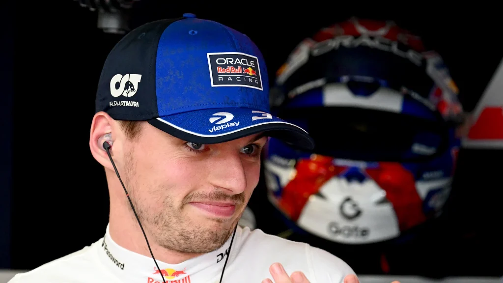 Mercedes domină calificările în Australia: Russell pleacă din pole position Melbourne, Australia – Mercedes a demonstrat o forță impresionantă la calificările pentru Marele Premiu al Australiei din 2026, cu George Russell marcând pole position-ul și Kimi Antonelli asigurând un loc pe prima linie a grilei de start