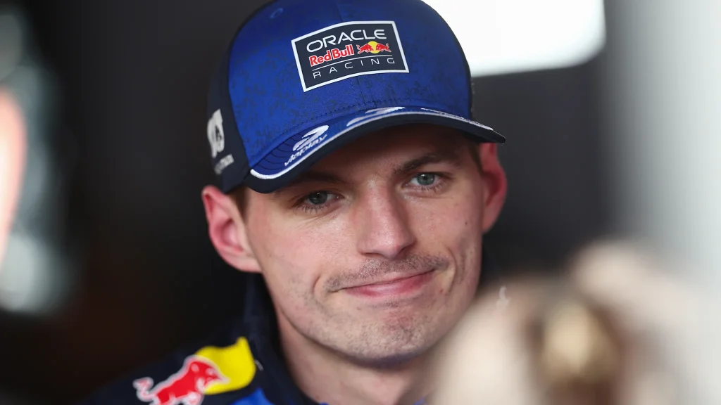 Verstappen, dezamăgit de performanța Red Bull în calificări: „Schimbările n-au făcut nicio diferență” Pilotul echipei Red Bull, Max Verstappen, a avut parte de o sesiune de calificări dezamăgitoare pentru Marele Premiu al Chinei, urmând să pornească de pe locul opt pe grila de start