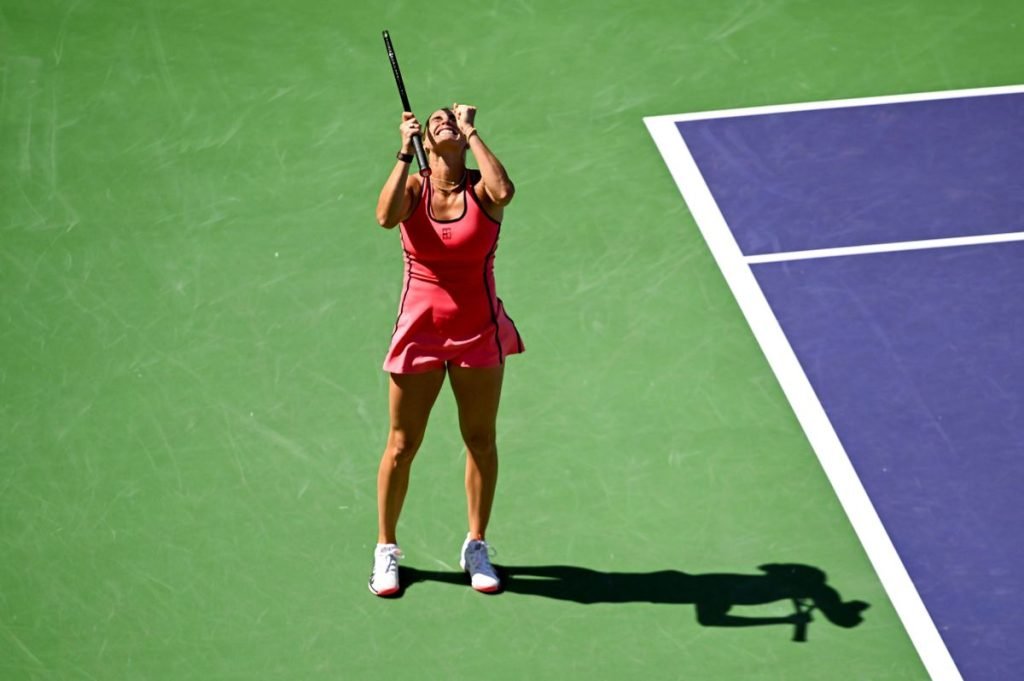 Sabalenka cucerește Indian Wells după o finală dramatică cu Rybakina Aryna Sabalenka, numărul 1 mondial, a triumfat la Indian Wells Open, după o finală memorabilă în fața Elenei Rybakina, scor 3-6, 6-3, 7-6 (6)