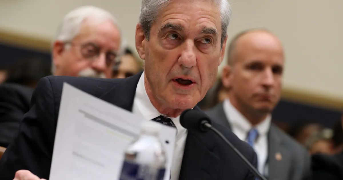 Robert Mueller, fostul director FBI, a murit la vârsta de 81 de ani Robert Mueller, figura emblematică a FBI timp de peste un deceniu și ulterior procurorul special în ancheta privind amestecul Rusiei în alegerile din 2016, a decedat vineri, conform unor surse apropiate