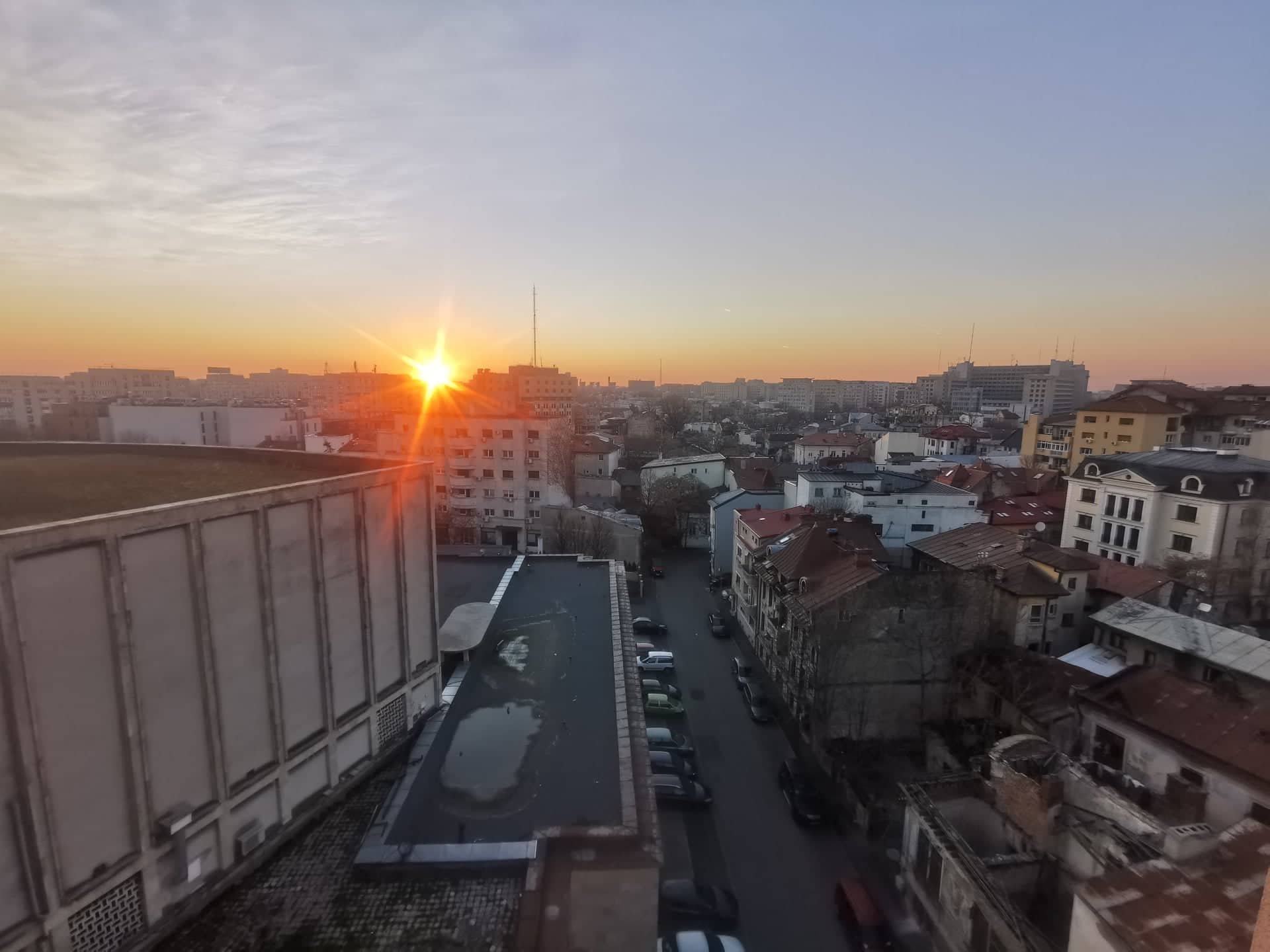 Bucureștenii se pot aștepta la o încalzire treptată a vremii începând de astăzi, 3 martie 2026, cu temperaturi maxime care vor atinge 9 grade Celsius