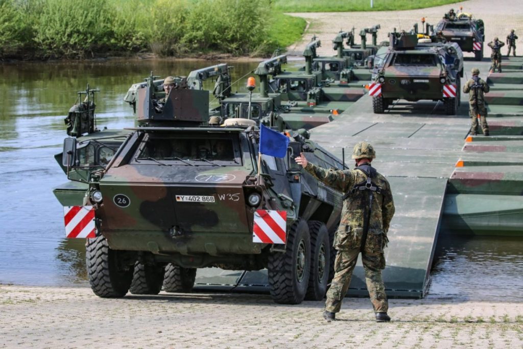 Armata germană interzice fotografierea instalațiilor militare din cauza riscurilor de securitate Ministerul german al Apărării a emis o directivă prin care interzice membrilor Bundeswehr să fotografieze și să distribuie imagini neautorizate ale instalațiilor militare
