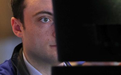 Bursa americană începe săptămâna în urcare, pe fondul incertitudinii economice Bursa de valori din Statele Unite a înregistrat o creștere ușoară luni dimineață, investitorii pregătindu-se pentru o săptămână de tranzacționare scurtată de sărbătorile pascale și pentru date economice noi, pe fondul unei incertitudini persistente în rândul consumatorilor