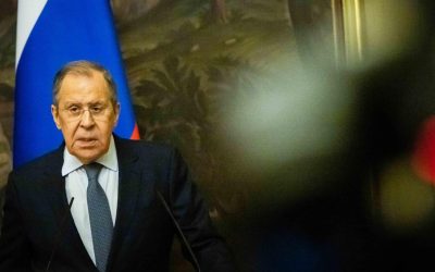 Lavrov acuză Statele Unite de manevre geopolitice în Iran și Venezuela, pe fondul crizei energetice Ministrul rus de Externe, Serghei Lavrov, a acuzat marți Statele Unite că urmăresc schimbări de regim în Iran și Venezuela, pentru a controla mai bine resursele mondiale de petrol și gaze