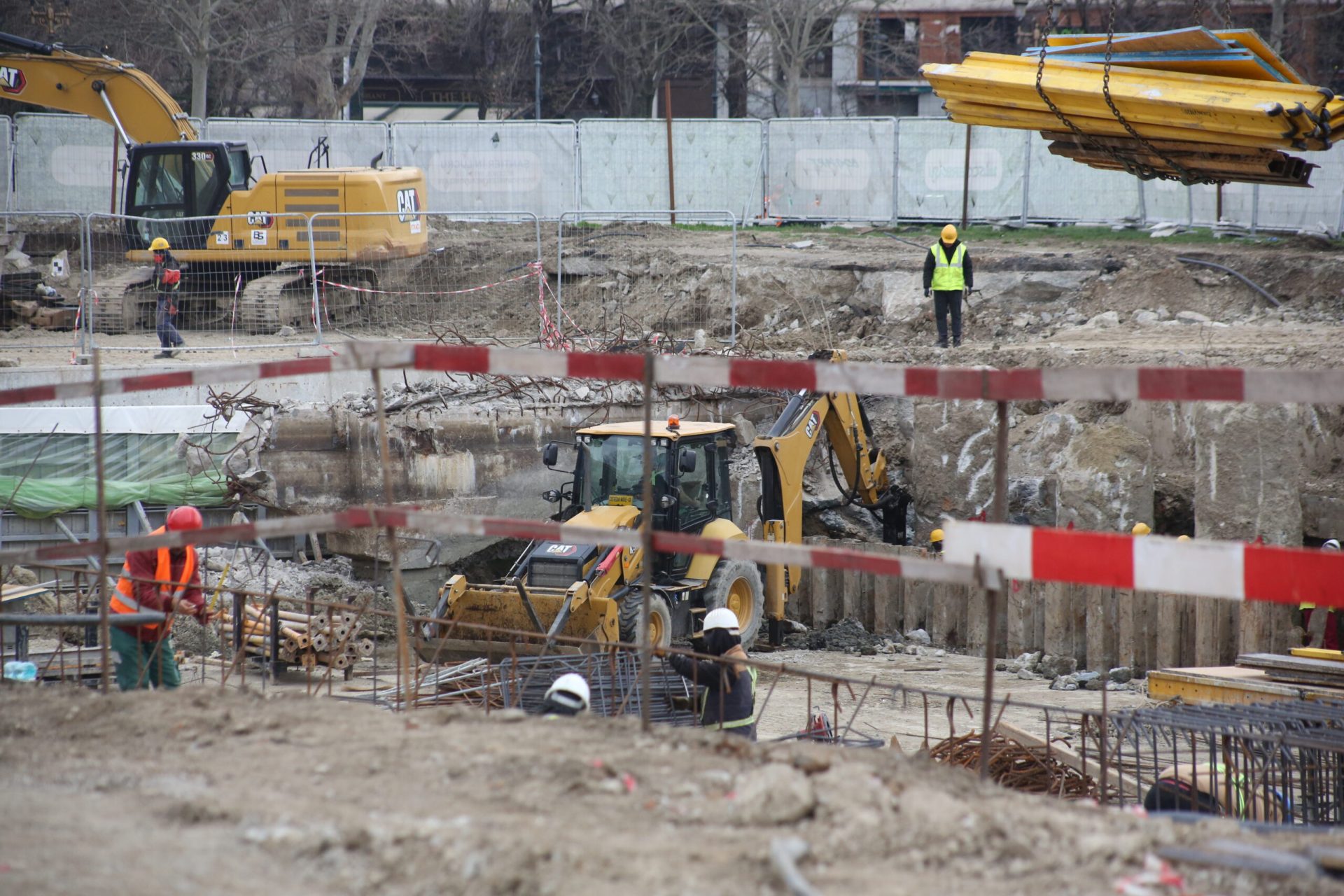 Lucrările la Planșeul Unirii avansează, dar vestigiile arheologice vor fi acoperite Lucrările de reabilitare a Planșeului Unirii progresează, cu un stadiu de execuție de 50%