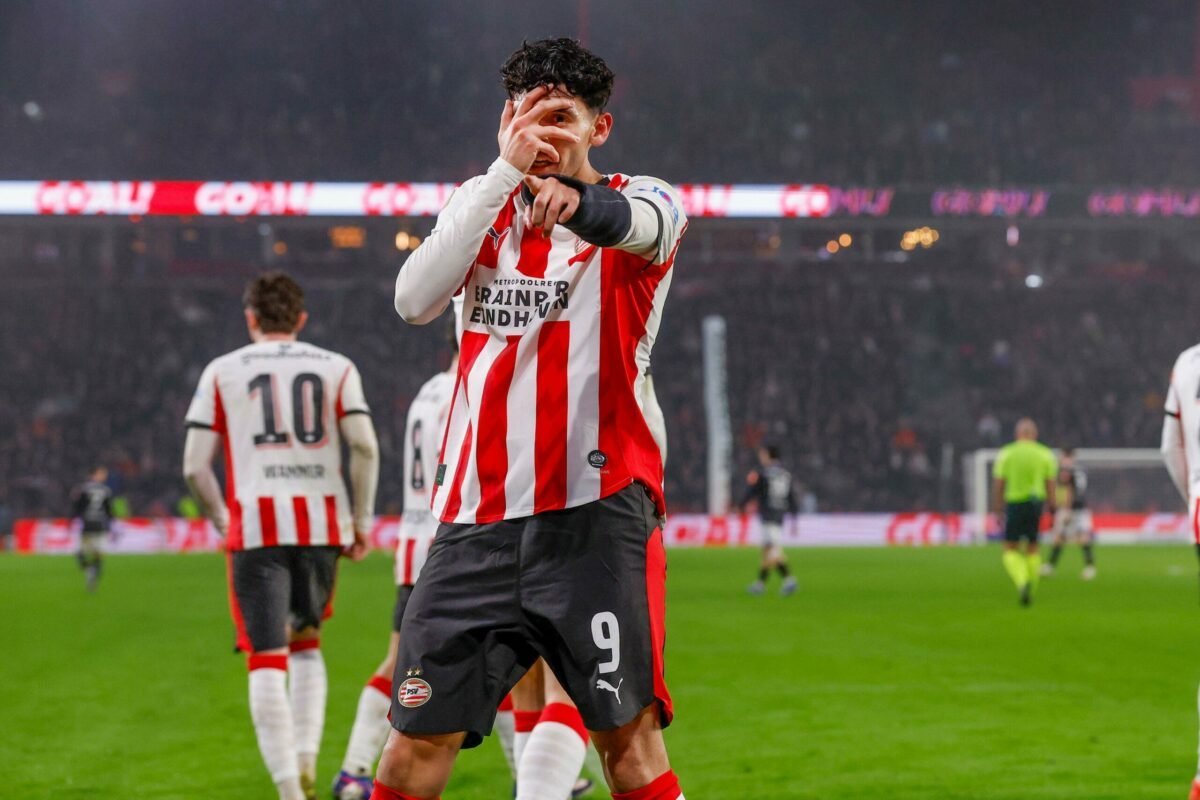 Psv, meci decisiv cu az: Pepi pe teren, kees smit absent