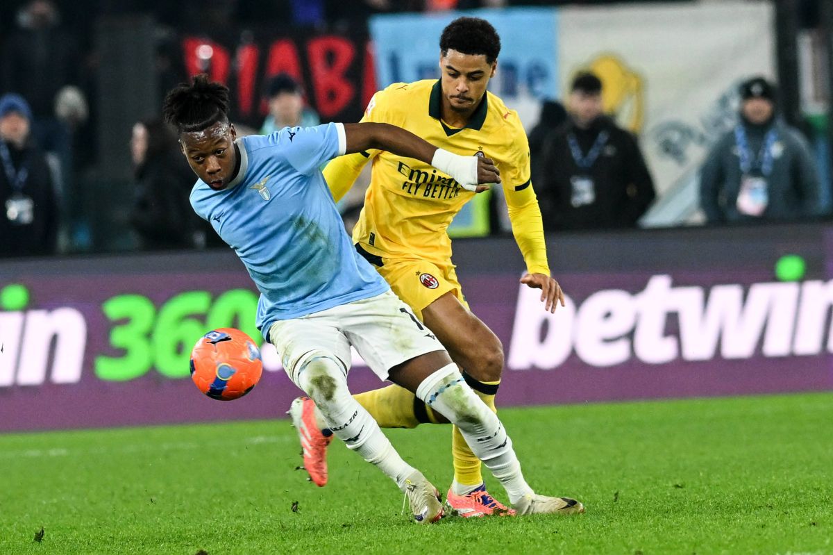 Lazio învinge AC Milan și Inter se distanțează în Serie A Lazio a învins AC Milan cu scorul de 1-0 într-un meci disputat în etapa a 29-a din Serie A