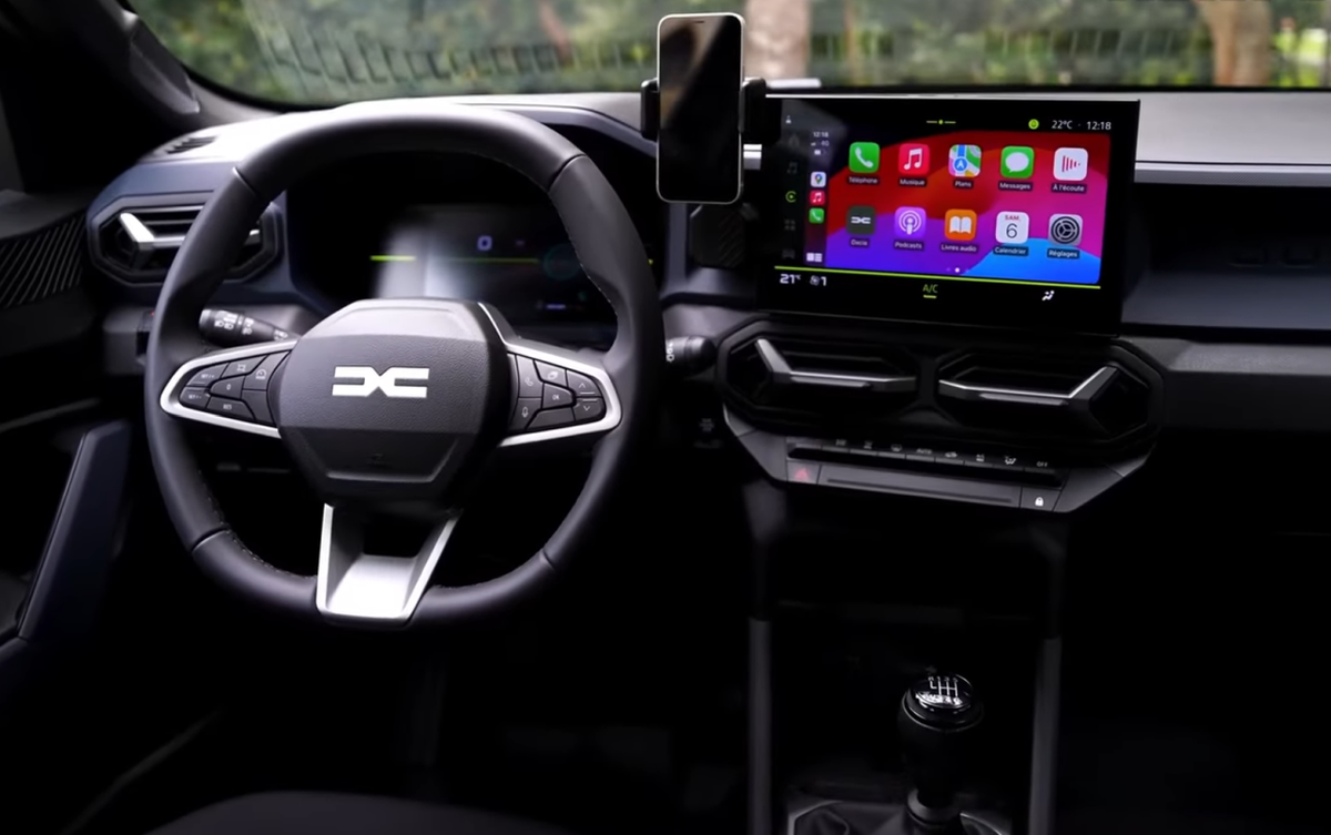 Dacia dă lovitura: Noul crossover compact se va numi Striker Mioveniul pregătește o nouă lansare