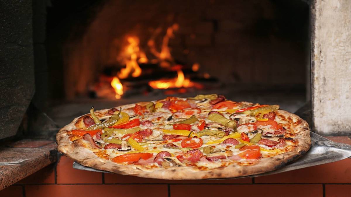Lanțul pizza X intră în faliment: Ce se întâmplă cu angajații și clienții?