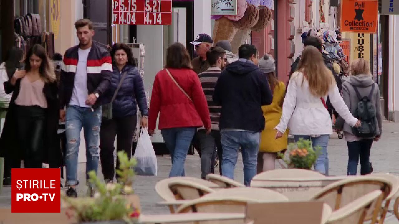 Vremea se strică la București: Vine frigul, norii și vântul