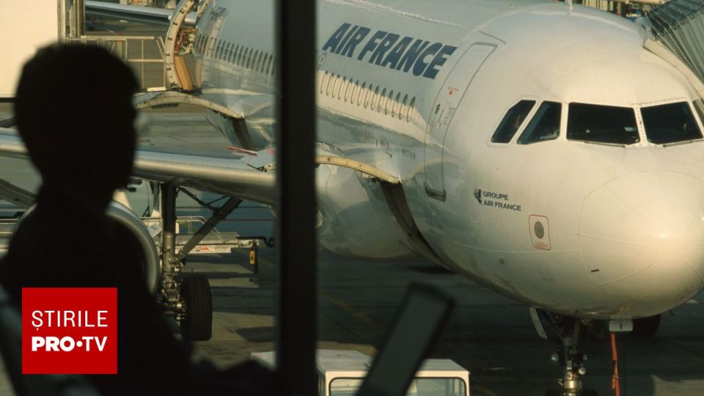 Zbor de repatriere eșuează: Cetățenii francezi blocați în regiunea tensionată din Orientul Mijlociu Un zbor de repatriere organizat de Franța pentru a ajuta la evacuarea cetățenilor francezi din Orientul Mijlociu a fost anulat, după ce aeronava a făcut cale întoarsă deasupra Arabiei Saudite