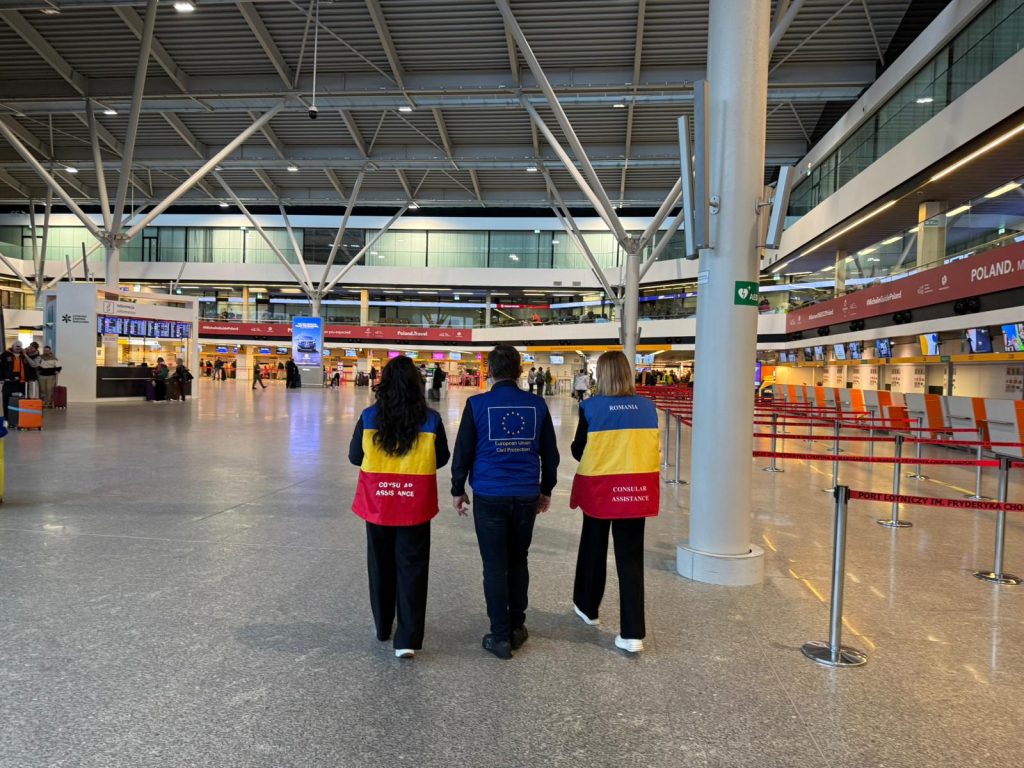 Zboruri de evacuare din Oman, finanțate de Uniunea Europeană, au adus peste 350 de cetățeni pe Aeroportul Otopeni Două zboruri de evacuare din Oman, organizate de România cu sprijinul financiar al Uniunii Europene, au aterizat luni dimineață pe Aeroportul Otopeni