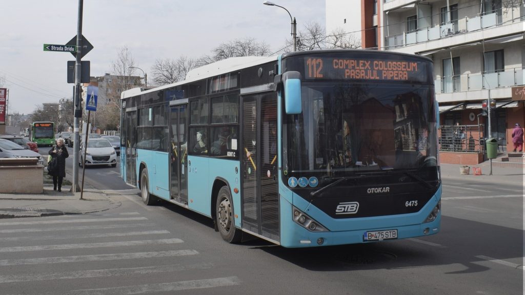 Stația „Combinatul Fondului Plastic” revine la amplasamentul inițial Începând de joi, 19 martie 2026, stația de autobuz „Combinatul Fondului Plastic” își va relua activitatea la amplasamentul inițial