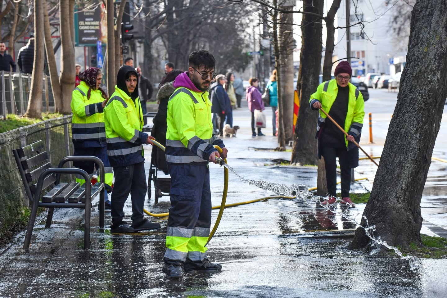 Primăria Sectorului 6 dă startul curățeniei de primăvară Autoritățile locale din Sectorul 6 au demarat, pentru al șaselea an consecutiv, campania de curățenie de primăvară