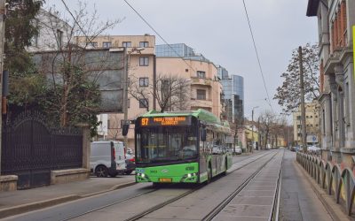 Haos în trafic în București: Zeci de linii de transport public, afectate de lucrările de infrastructură Bucureștenii se confruntă cu o serie de restricții de trafic semnificative, generate de ample lucrări de infrastructură desfășurate în mai multe zone cheie ale orașului