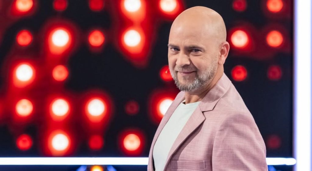 Cosmin Seleși, prezentatorul emisiunii „Batem Palma?” de la PRO TV, este internat în spital, confruntându-se cu probleme de sănătate