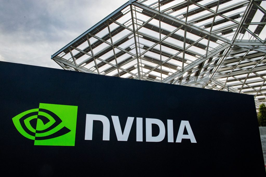 Nvidia intră în lupta pentru rețelele 6G alături de giganți din telecomunicații Producătorul de cipuri Nvidia face echipă cu companii importante din industria telecomunicațiilor, precum Nokia, SoftBank Group și T-Mobile US, pentru a dezvolta rețele de generația a șasea (6G)