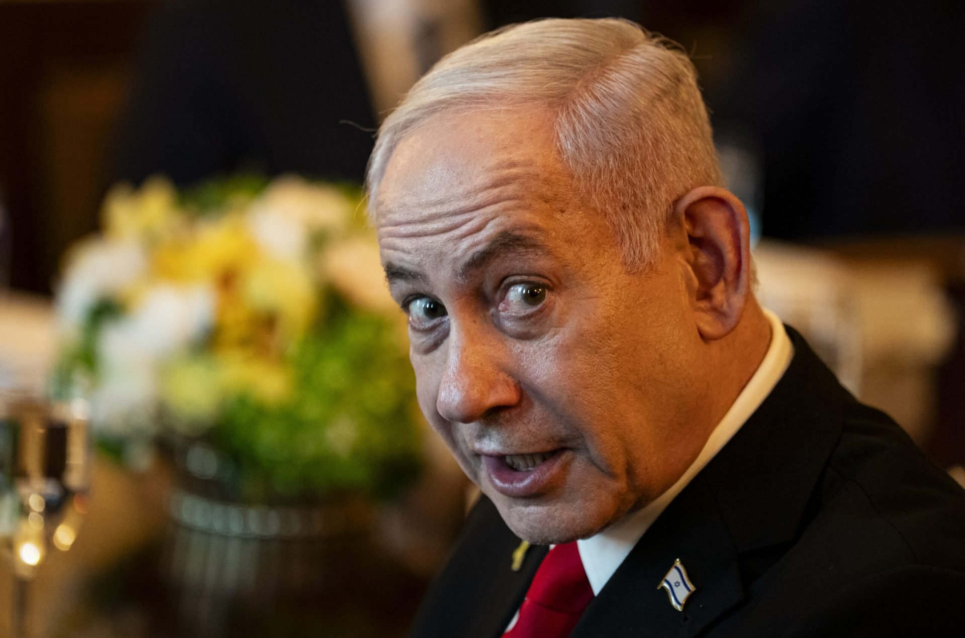 Netanyahu: „Cât va dura? Cât va fi nevoie!” – și războiul din Iran îi crește popularitatea Premierul israelian Benjamin Netanyahu a susținut o conferință de presă pentru presa străină joi după-amiaza, oferind detalii despre strategia Israelului în conflictul cu Iranul