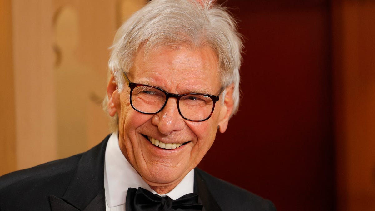 Harrison Ford, omagiat la premiile actorilor: „Sunt încă un actor activ” Los Angeles, California – Harrison Ford, renumitul actor care a dat viață personajelor ikonice precum Indiana Jones și Han Solo, a fost recompensat cu premiul pentru întreaga carieră la cea de-a 32-a ediție a Actor Awards