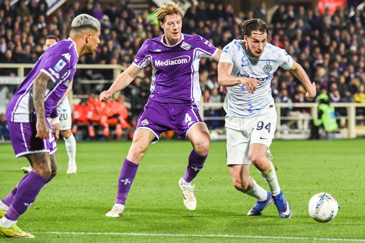 Inter remizează dramatic cu Fiorentina într-un meci plin de răsturnări de situație (1-1) Fiorentina și Inter au oferit un spectacol intens pe stadionul Artemio Franchi, în etapa a 30-a din Serie A