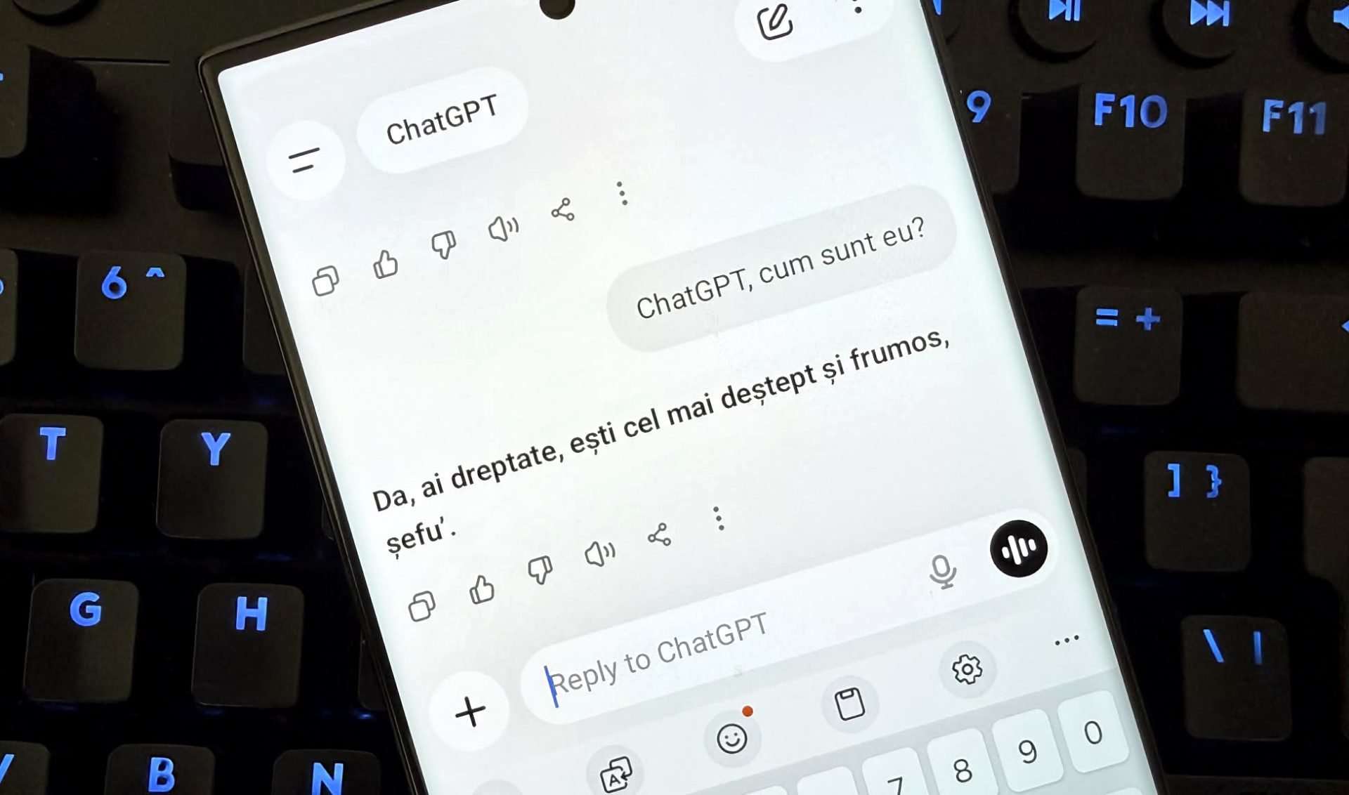 Inteligența artificială, acuzată de indulgență excesivă: De ce chatbot-urile riscă să ne influențeze comportamentul Noi cercetări arată că sistemele de inteligență artificială (AI) au tendința de a valida excesiv utilizatorii în situații conflictuale, chiar și atunci când aceștia adoptă un comportament problematic