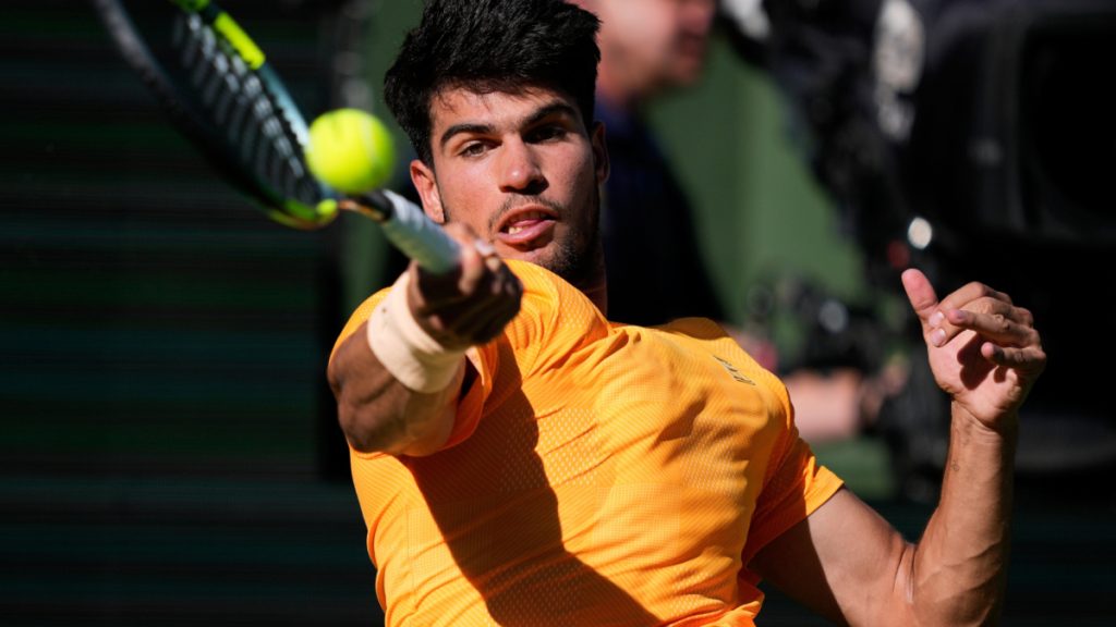 Alcaraz, învins de Medvedev în semifinalele Indian Wells: Sfârșitul unei serii de 16 victorii Carlos Alcaraz a fost eliminat de Daniil Medvedev în semifinalele turneului Masters 1000 de la Indian Wells