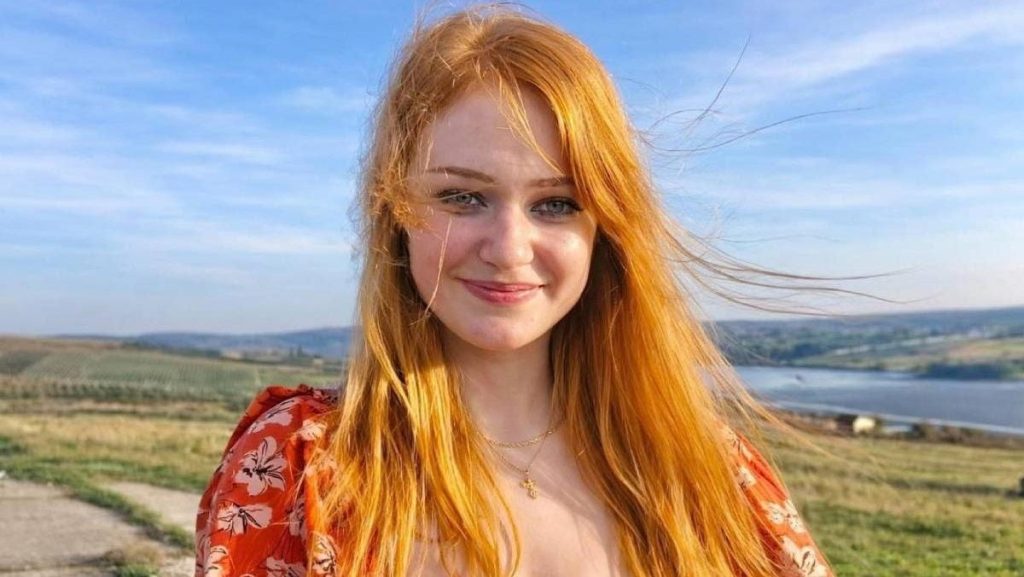 Andreea Anița, tânăra pentru care s-au strâns peste 2 milioane de euro, a încetat din viață Andreea Anița, tânăra care a mobilizat un val impresionant de solidaritate, strângând peste 2,3 milioane de euro pentru tratament, a murit