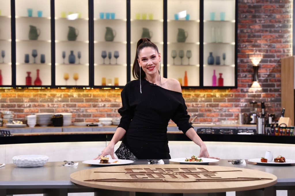 Chef Ștefan Popescu, marele câștigător al amuleti: O ediție „Chefi la Cuțite” domină audiențele Chef Ștefan Popescu a reușit să obțină un avantaj important în cadrul celei mai recente ediții a emisiunii culinare „Chefi la Cuțite”