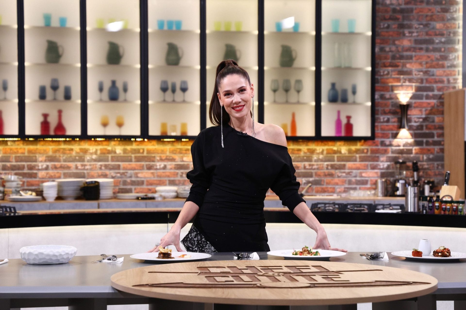 Chef Ștefan Popescu, marele câștigător al amuleti: O ediție „Chefi la Cuțite” domină audiențele Chef Ștefan Popescu a reușit să obțină un avantaj important în cadrul celei mai recente ediții a emisiunii culinare „Chefi la Cuțite”