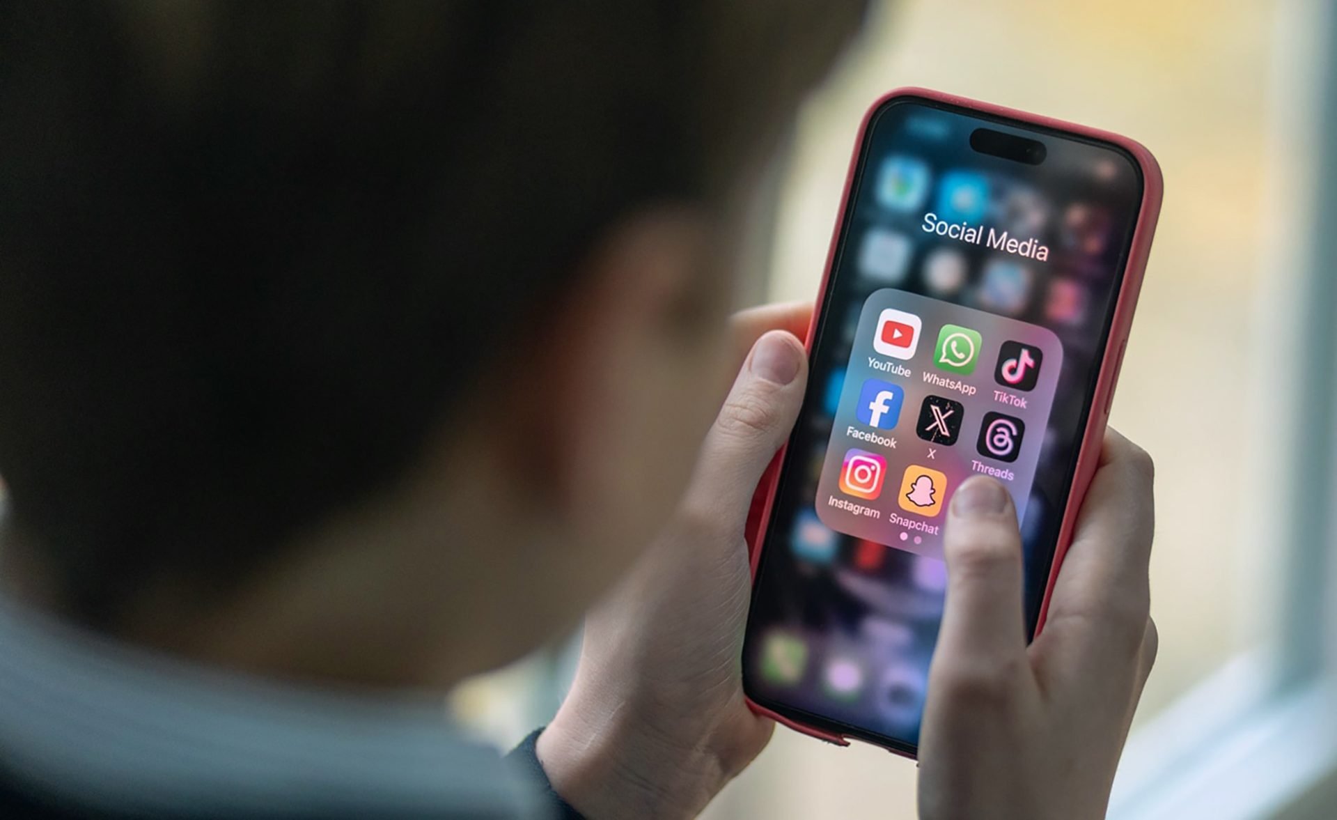 Austria interzice accesul minorilor sub 14 ani la rețelele sociale; România încă așteaptă Viena se pregătește să interzică accesul minorilor sub 14 ani la rețelele sociale, o măsură care reflectă o tendință europeană de a reglementa mai strict utilizarea internetului de către copii și adolescenți