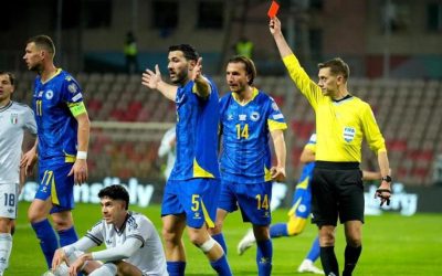 Italia, redusă la zece oameni după o gafă a lui Bastoni București – Start promițător pentru Italia, cu un gol marcat de Kean, dar bucuria s-a transformat rapid în dezamăgire