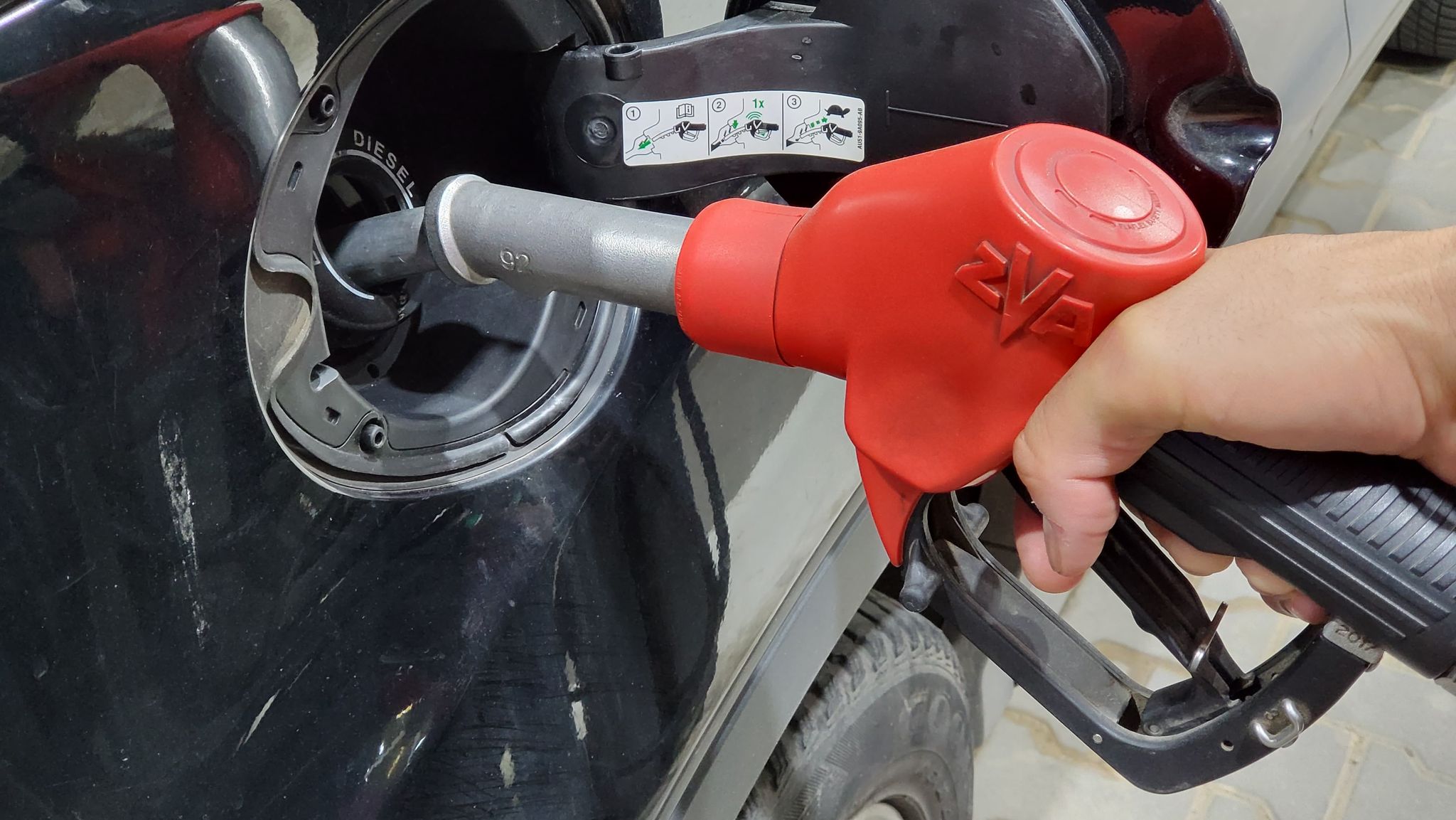Avertisment de criză pe piața carburanților: Scumpiri și restricții, posibile în viitorul apropiat Declarațiile recente ale oficialilor din domeniul energetic ridică semne de întrebare cu privire la stabilitatea pieței de carburanți din România