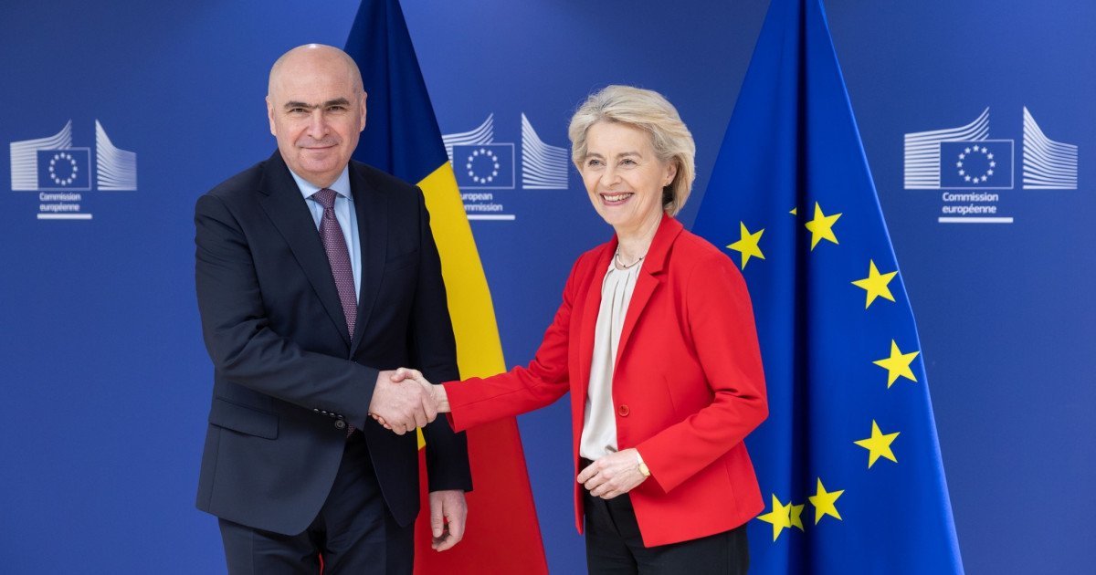 Bolojan la Bruxelles: Negocieri cruciale pentru fondurile PNRR și securitatea flancului estic Premierul Ilie Bolojan s-a aflat joi, 26 februarie, la Bruxelles, unde a purtat discuții cu președinta Comisiei Europene, Ursula von der Leyen, despre deblocarea fondurilor din Planul Național de Redresare și Reziliență (PNRR)