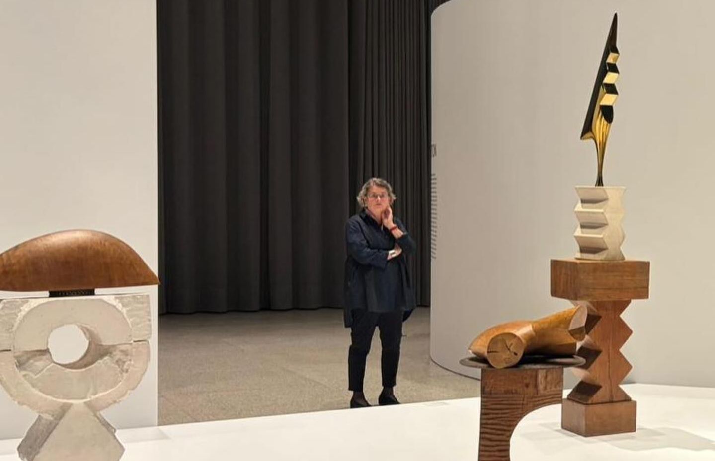 Omagiu Brâncuși la Berlin: Expoziția monumentală deschisă la 150 de ani de la naștere Berlinul găzduiește, începând de astăzi, cea mai mare expoziție din Europa dedicată operei lui Constantin Brâncuși, cu ocazia aniversării a 150 de ani de la nașterea marelui sculptor român