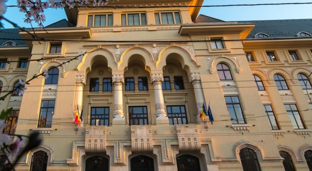 Referendumul pentru o nouă împărțire a banilor în București, ignorat în proiectul de buget pe 2026 Proiectul bugetului de stat pentru anul 2026 nu ține cont de rezultatul referendumului din 2024, inițiat de fostul primar general al Capitalei, Nicușor Dan